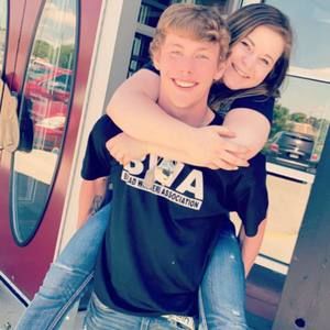 Meet your Posher, Cameron